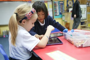 elementary-students-using-Ipads