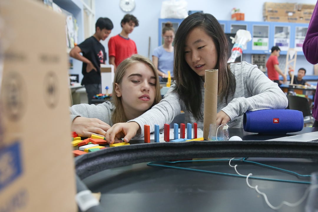 Concordia-MS-students-work-together-in-purpose-built-makerspace